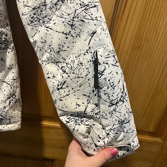 Ski Jacket - Picture 4 of 6